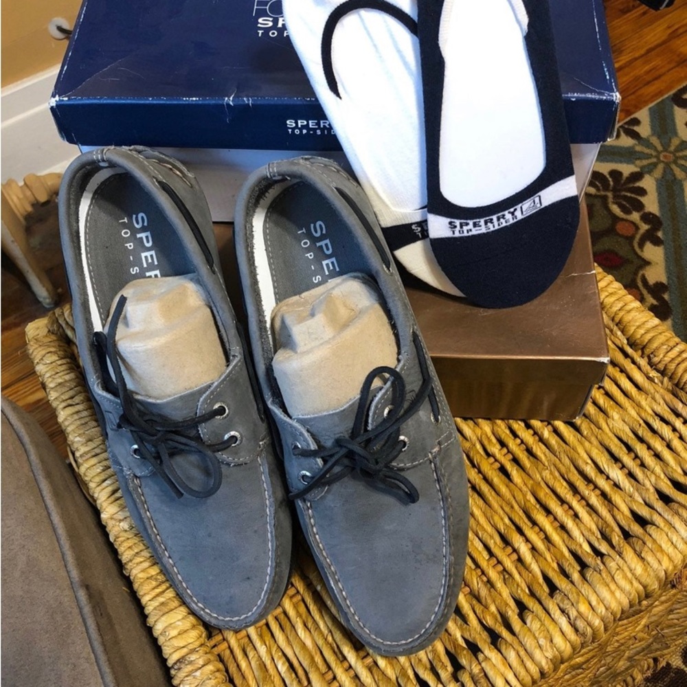 Men 11/2 shoes gently used wore once.